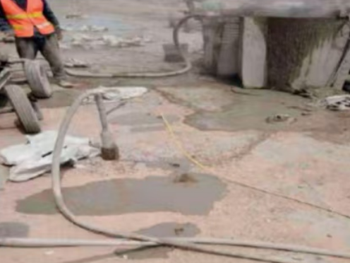 新北水泥混凝土路面板底注浆技术 路面脱空注浆整治方案